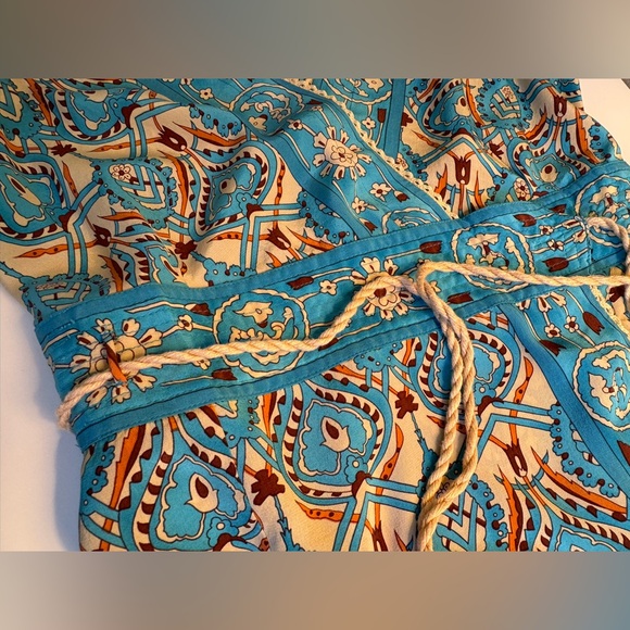 Plenty Silk Top (Gift with Purchase) - Picture 11 of 12